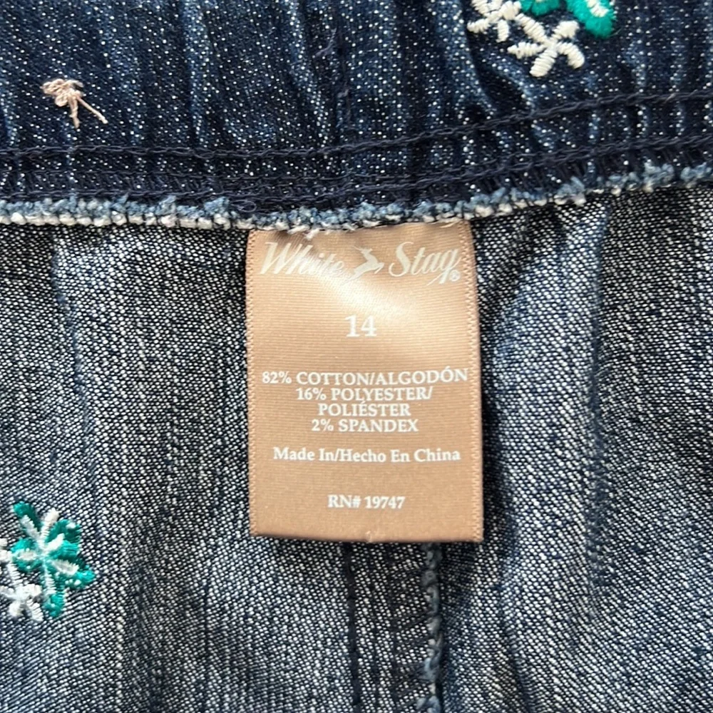 Capris - Picture 3 of 4